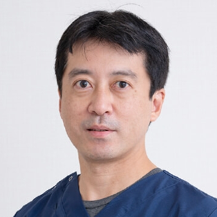 苛原医師の顔写真